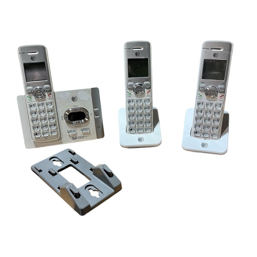 AT&T 3 Cordless Handset Answering System With Call Waiting/Caller ID Magic Jack+